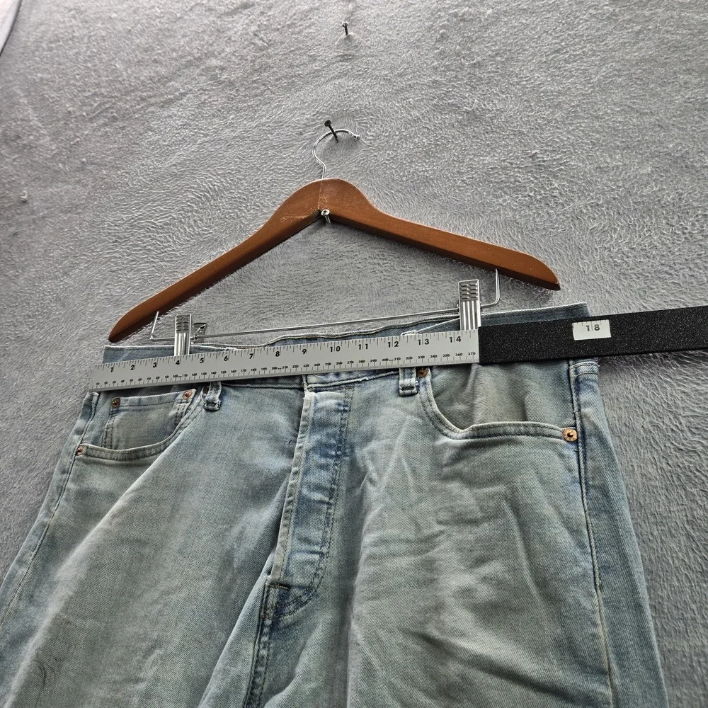 Levi's 501 Men Jeans 34X34 Light Blue Denim Original Fit Straight Leg 32
